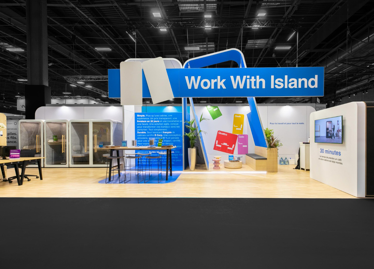 Stand modulaire Work With Island de 91 m² au salon Workspace 2026 vue de face
